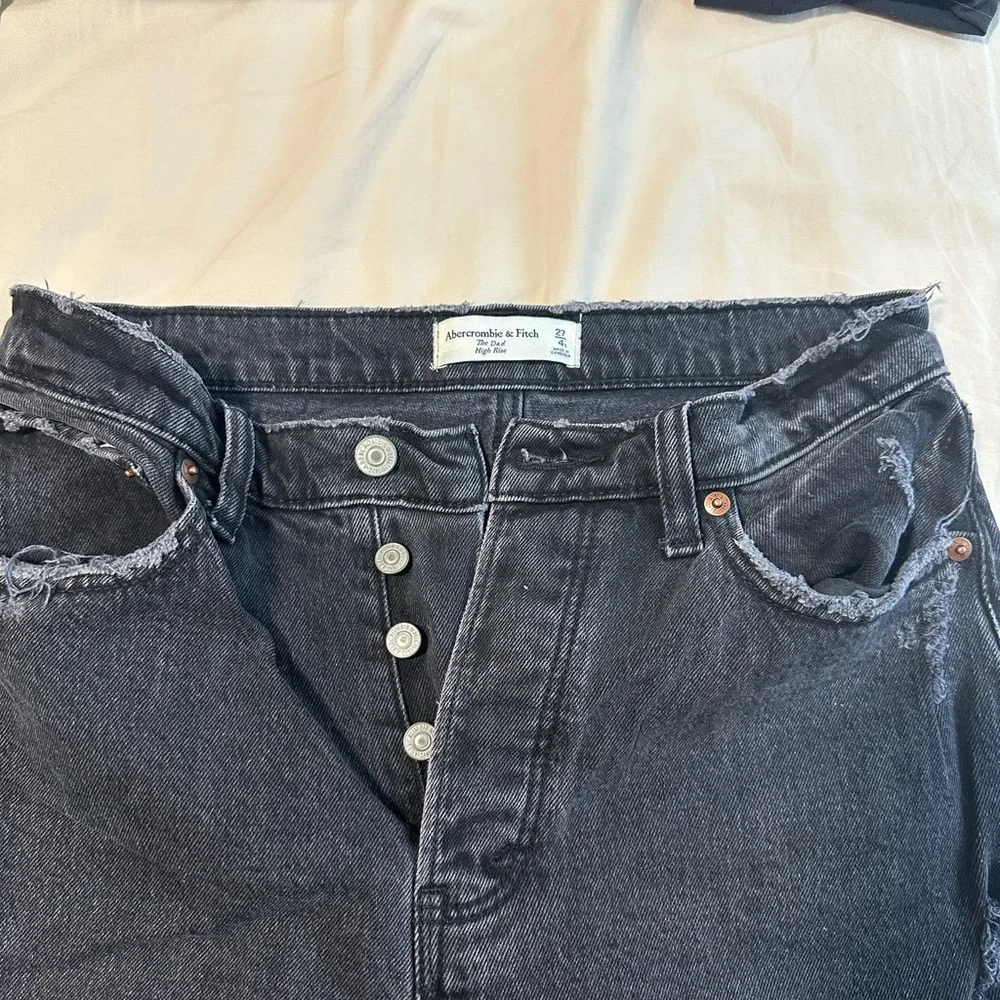 Abercrombie Dad High Rise Distressed Jeans Size 27S